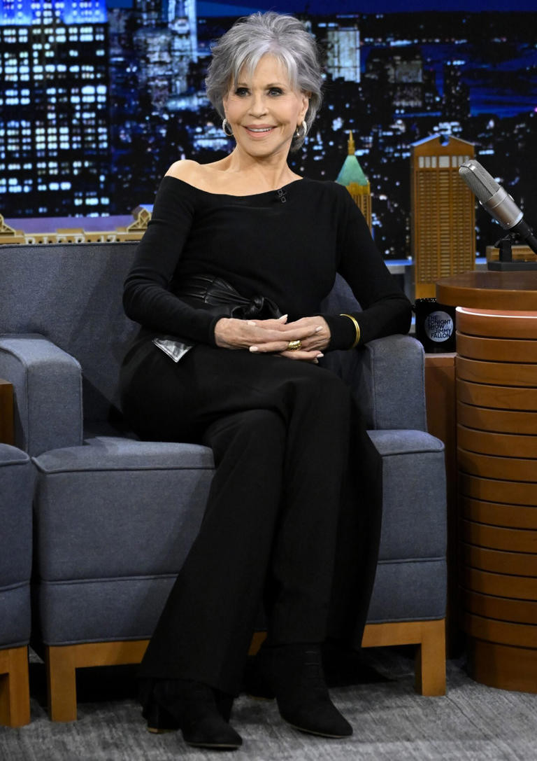 84-year-old Jane Fonda admits another cosmetic surgery would leave her looking 