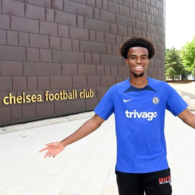 Chelsea complete ?20m signing of Carney Chukwuemeka from Aston Villa (photos)