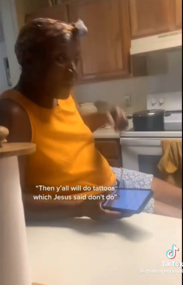 Nigerian mother chides her daughter for getting three piercings and waxing (video)